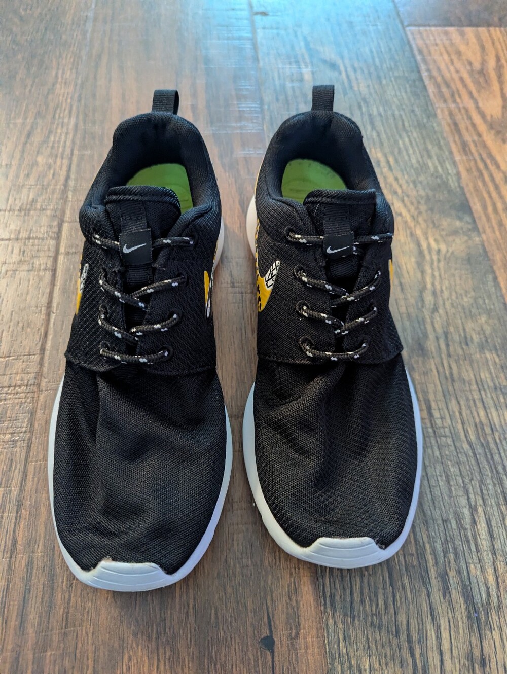 Nike Roshe Run Women's Sneakers Sz. 8 Pittsburgh Steelers Running Shoes